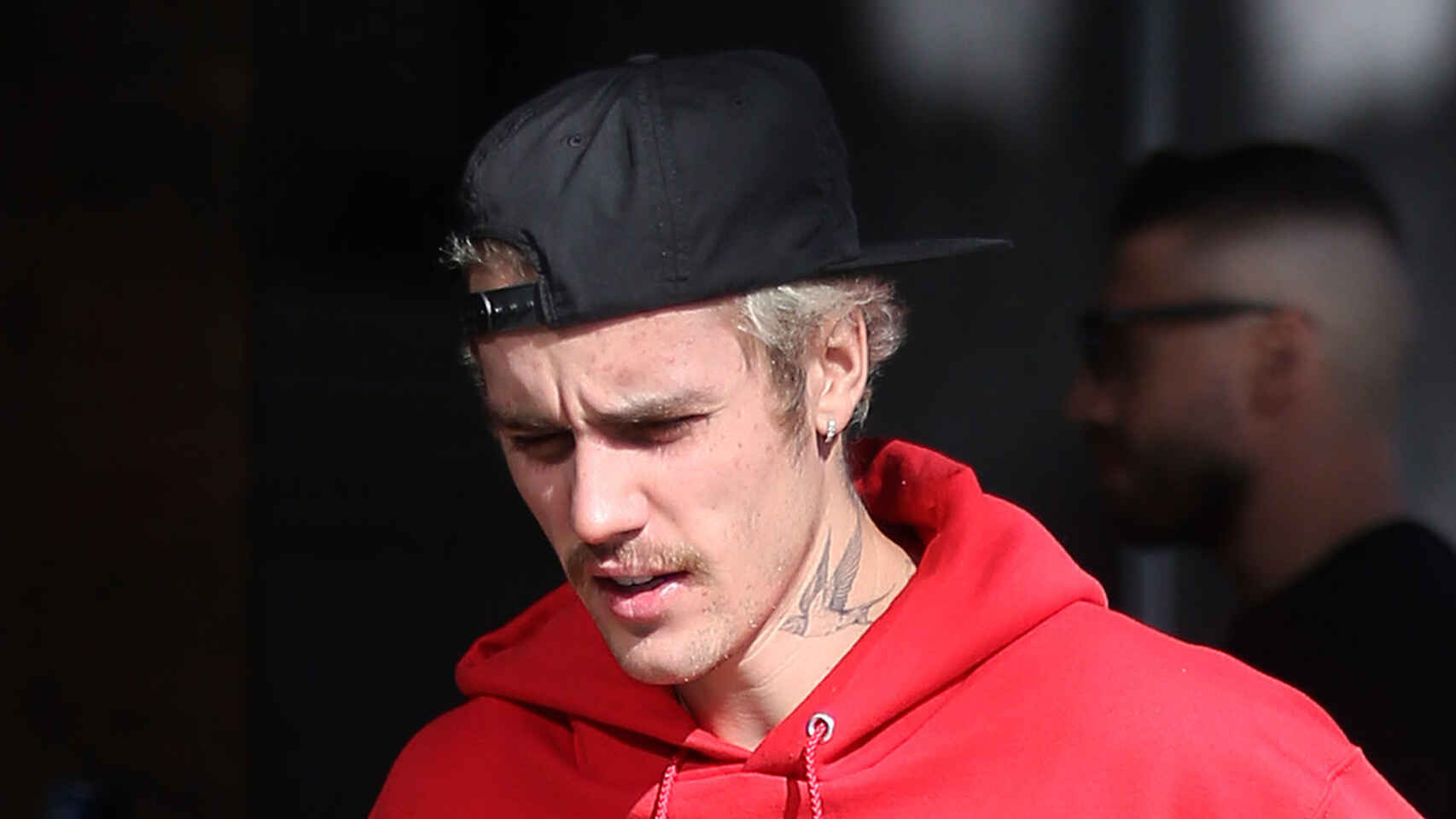 Justin Bieber visita una Prisión para Expandir la Palabra de Dios